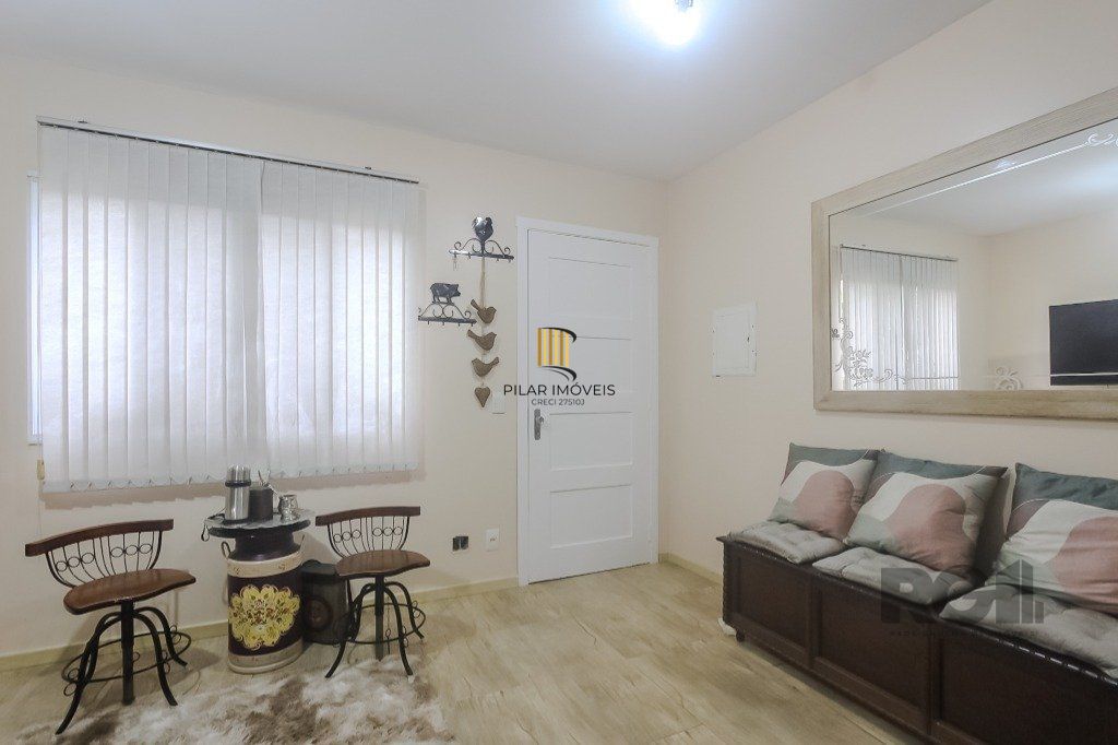Casa em condomínio, 77m², 2 dormitórios e 2 vagas no bairro Humaitá