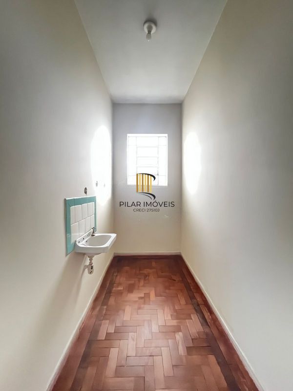 Casa 4 dormitórios no bairro Rio Branco em Porto Alegre para Alugar