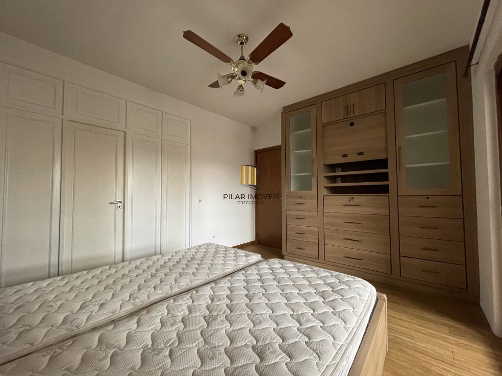 Casa 6 dormitórios no bairro Partenon