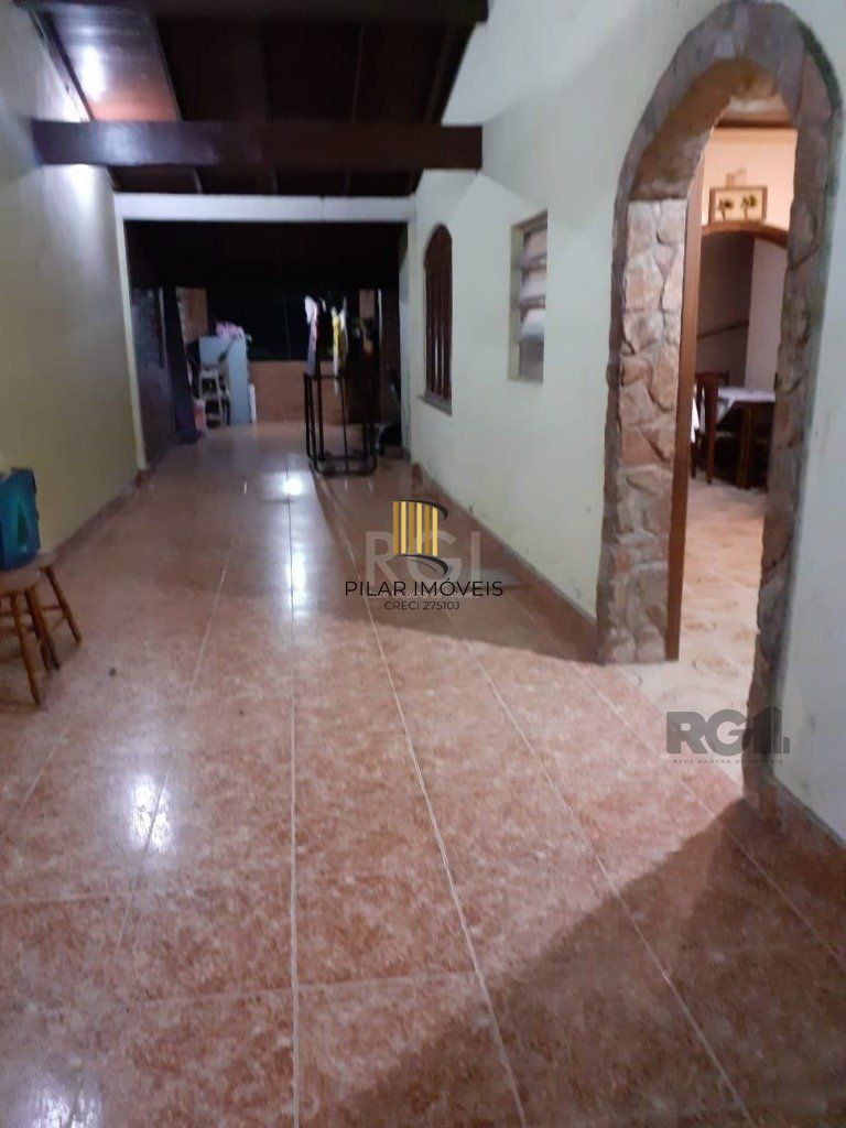Casa 3 dormitórios no bairro Medianeira