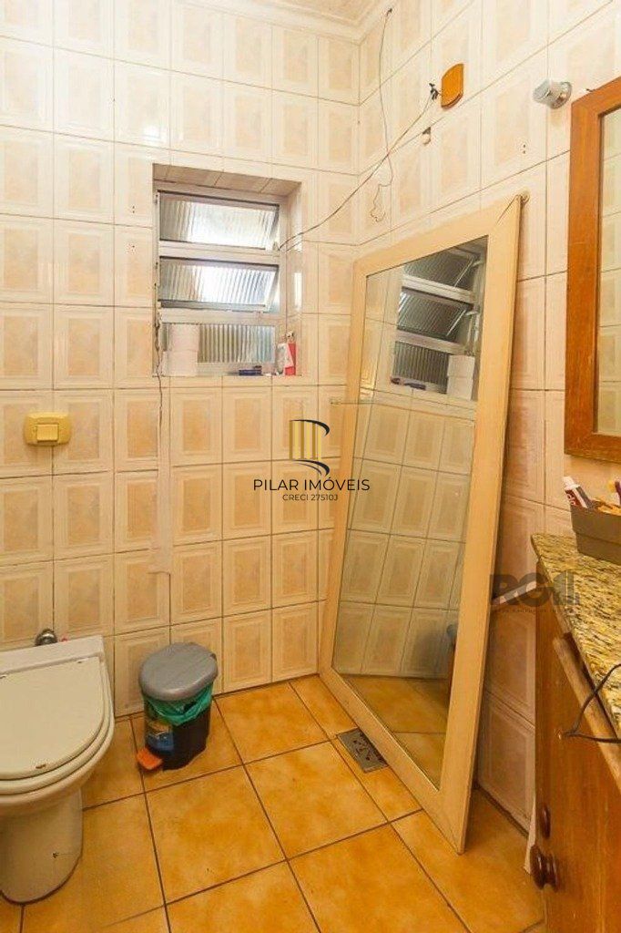 Casa 3 dormitórios no bairro Glória