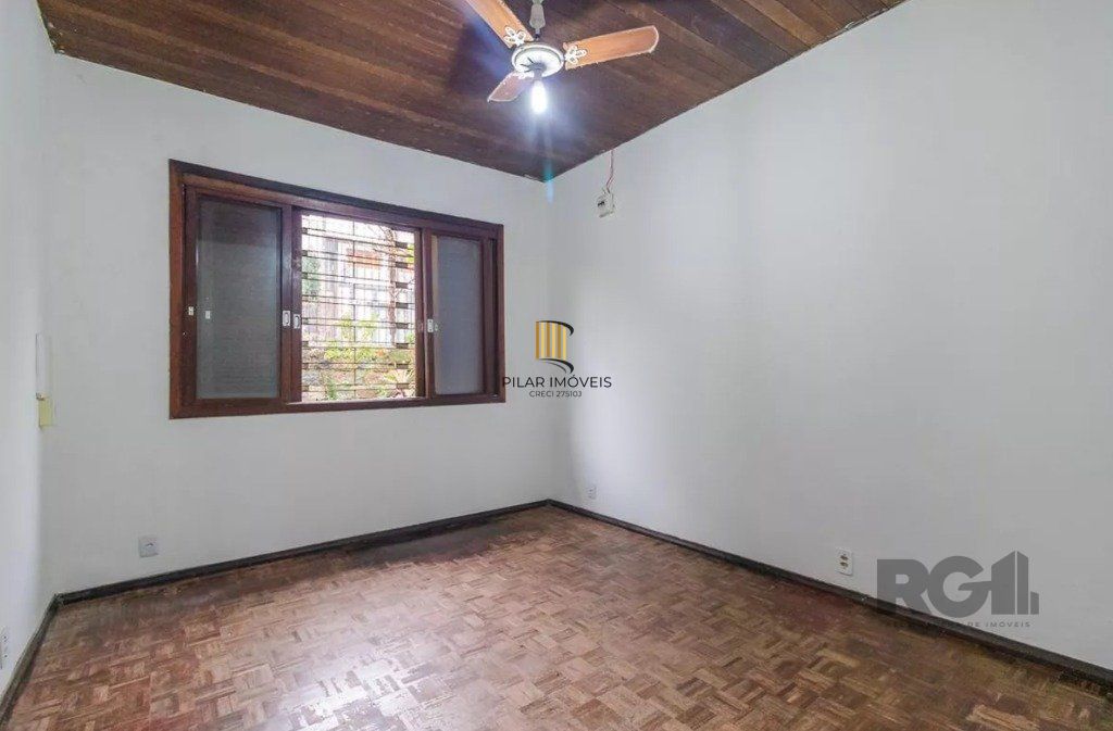 Casa para Venda - 160m², 3 dormitórios, sendo 1 suite, 2 vagas - Teresópolis