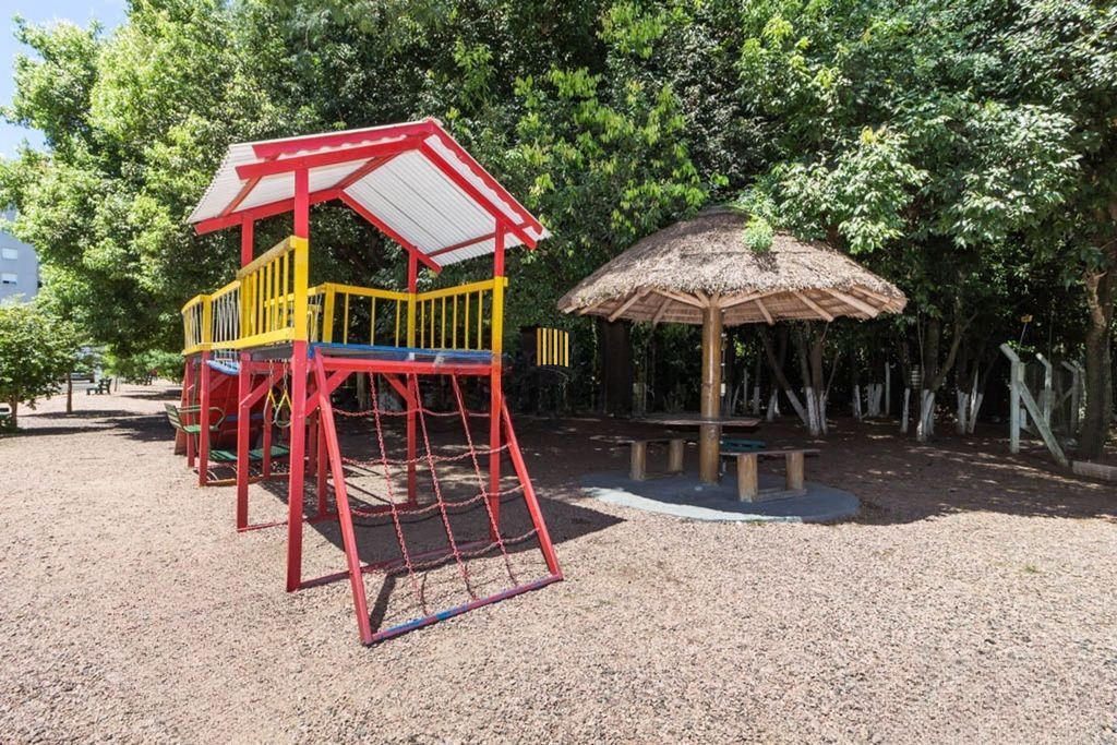 Apartamento 3 dorms à venda Rua Xavier da Cunha, Nonoai - Porto Alegre
