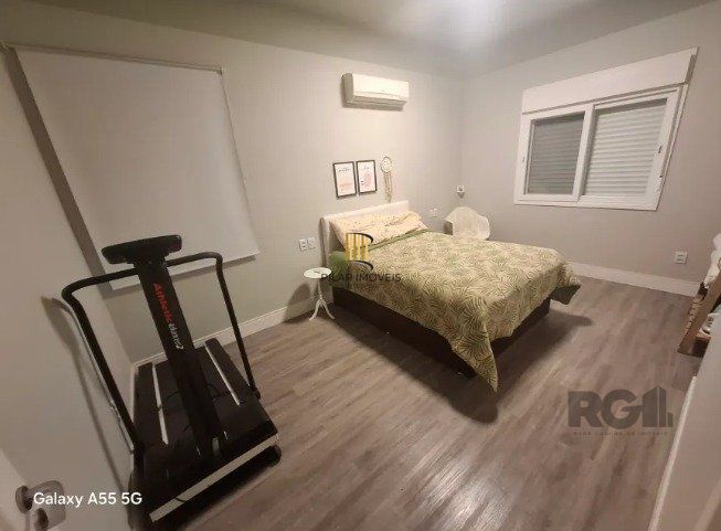 Casa reformada com 3 dormitórios, 5 vagas no bairro São João