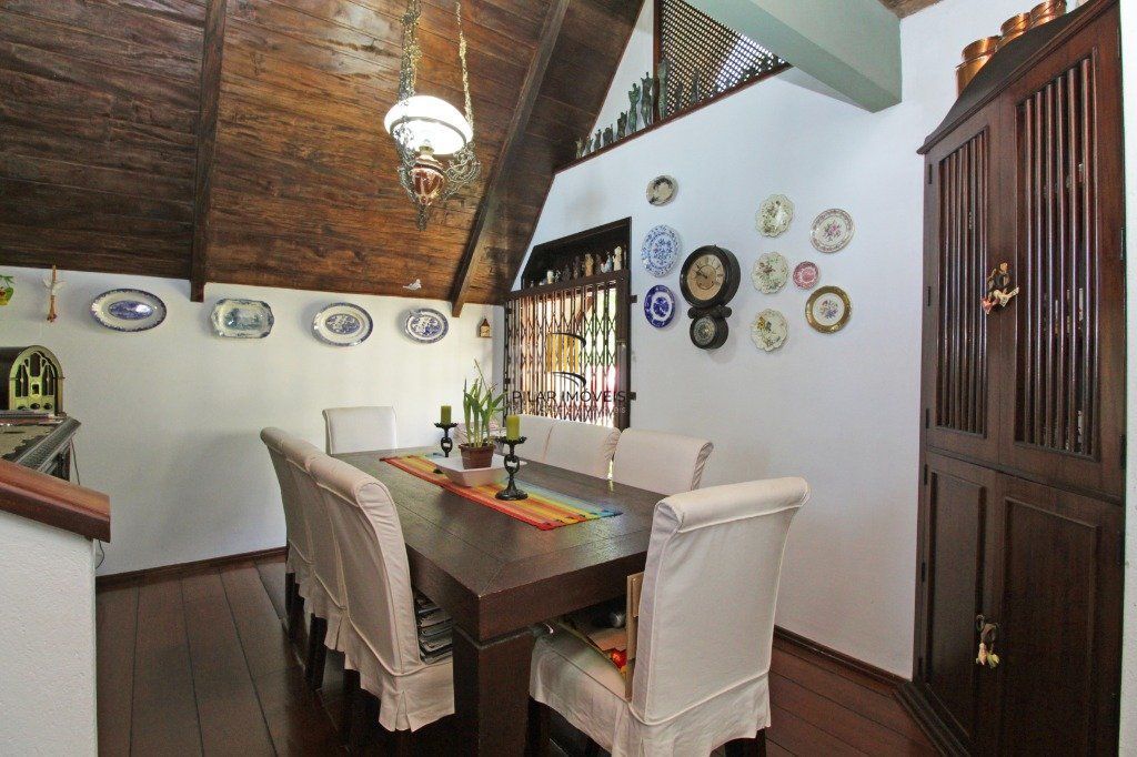 Casa 3 dor. sendo 1 suite, piscina, com vista panorâmica  no Morro Apamecor.