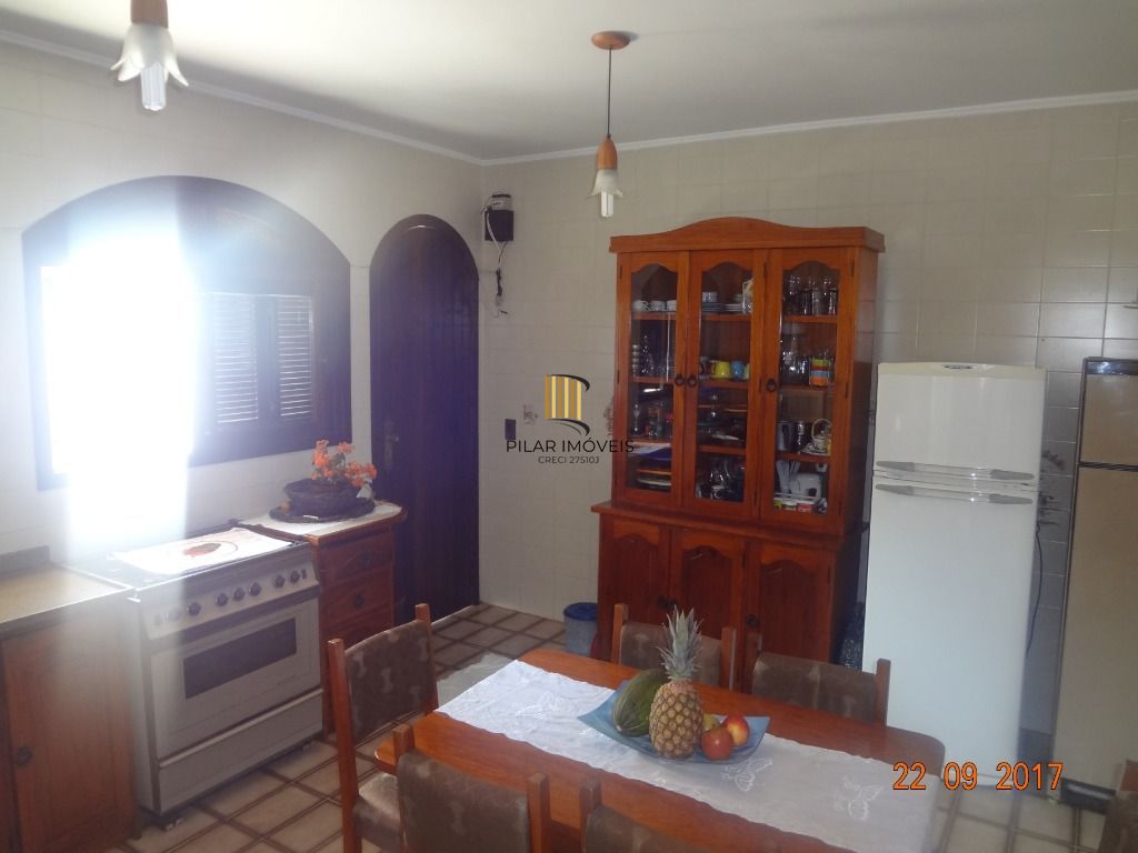 Casa para Venda - 365m², 4 dormitórios, sendo 2 suites, 6 vagas - Nonoai