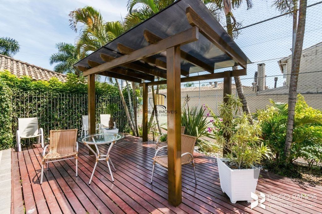 Casa em condomínio fechado - 70m², 2 dormitórios, 1 vaga de garagem no bairro Humaitá