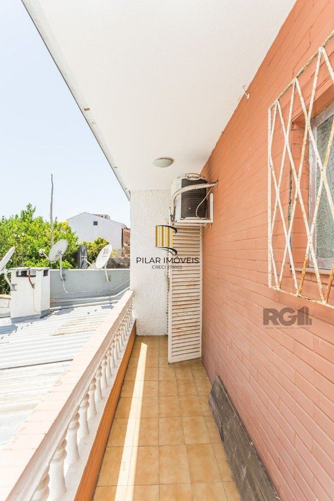 Casa 210m² - 3 dormitórios, 2 vagas