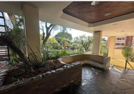 Apartamento de 2 dormitórios com sacada e 1 vaga de garagem no bairro Medianeira.