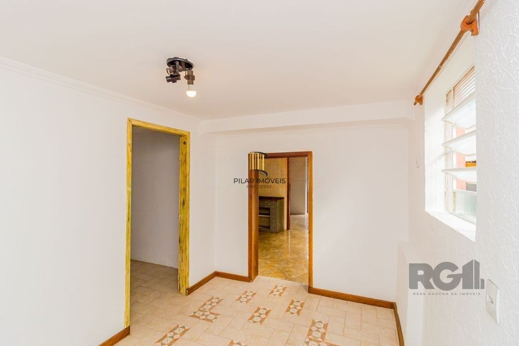 Casa de 4 dormitórios no bairro Espírito Santo