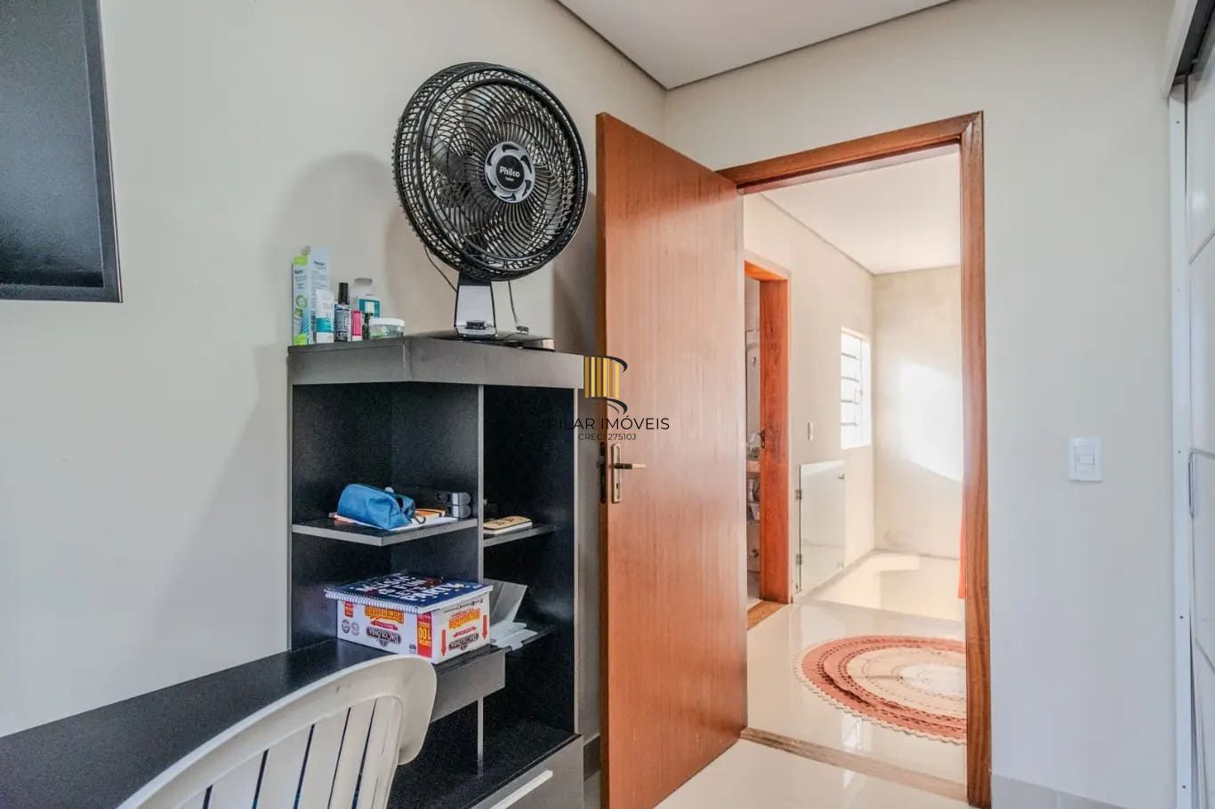 Casa de 3 dormitórios à venda em Santa Tereza, Porto Alegre.