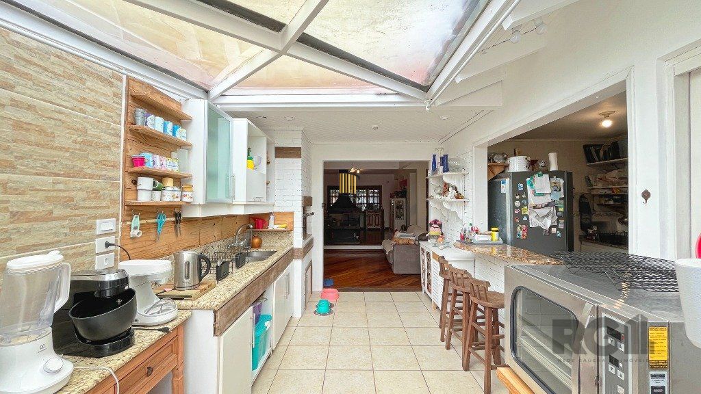 Casa para Venda - 176m², 3 dormitórios, sendo 1 suites, 4 vagas - Jardim Isabel