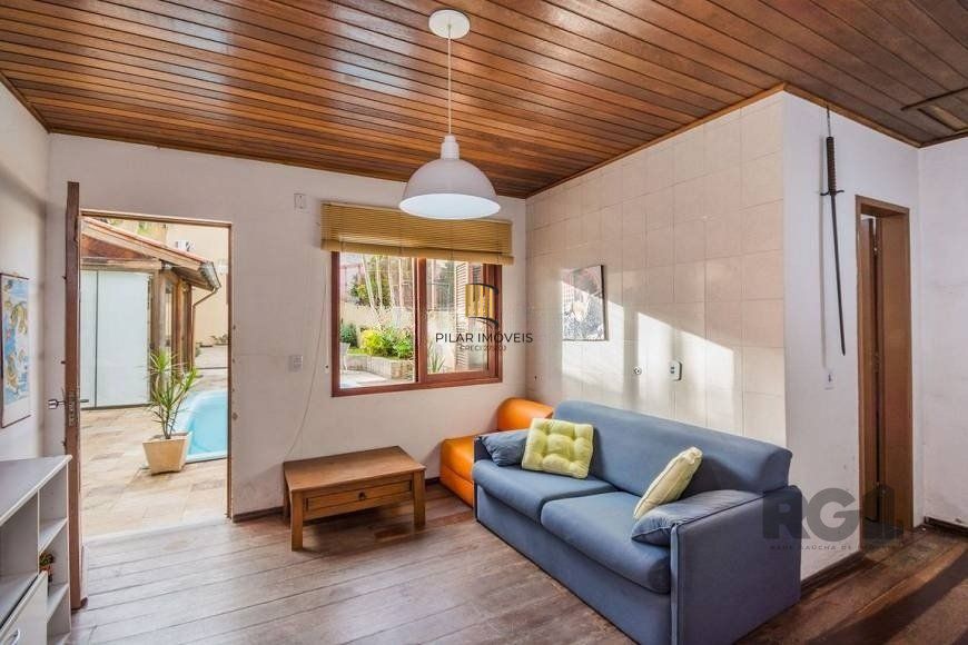 Casa 279m² - 4 dormitórios, 3 vagas no bairro Santa Tereza