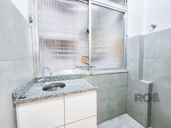 Apartamento de 2 dormitórios na Cidade Baixa!