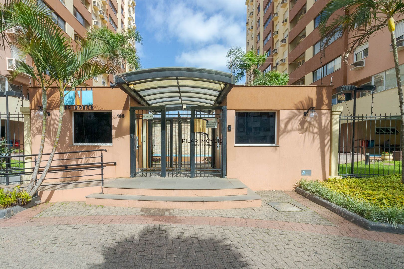 Apartamento de 03 dormitorios com suite, vaga de garagem e infraestrutura completa em Porto Alegre