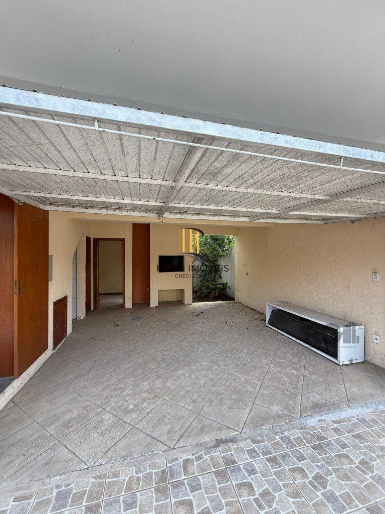 Casa 3 dormitórios no bairro Nonoai