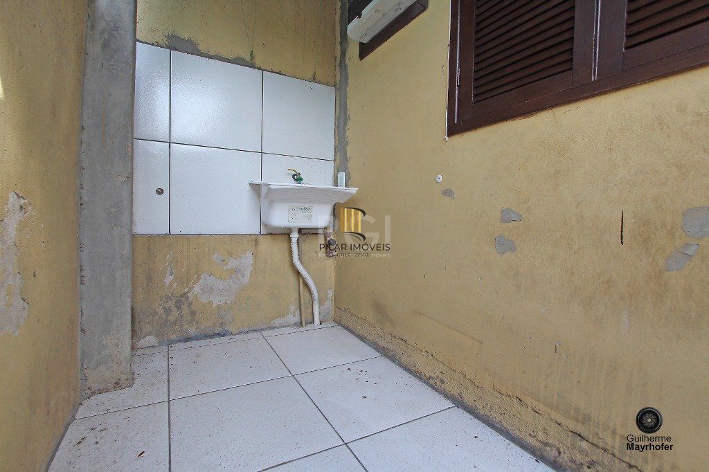 Casa para Venda - 150m², 2 dormitórios, 2 vagas - Nonoai