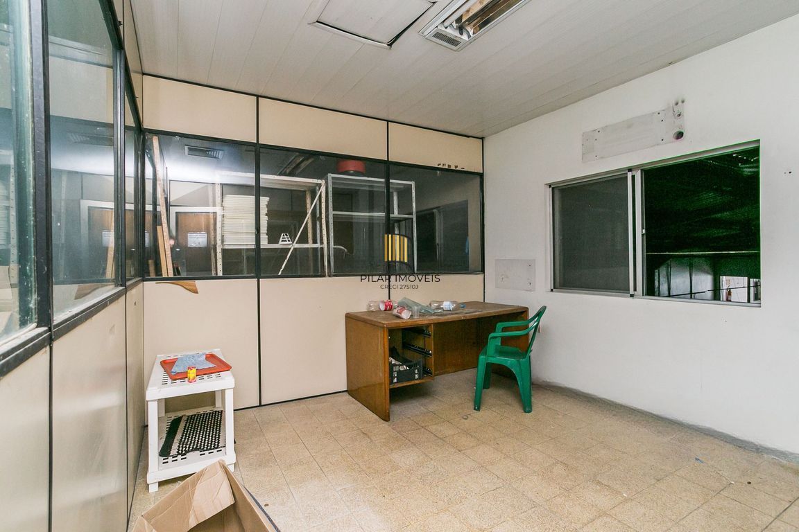 Predio para Venda - 750m², 0 dormitórios, 3 vagas - Cavalhada