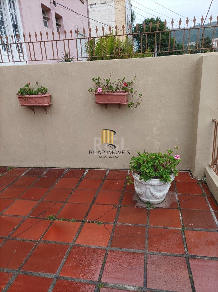 Casa para Venda - 190m², 3 dormitórios, 1 vaga - Teresópolis