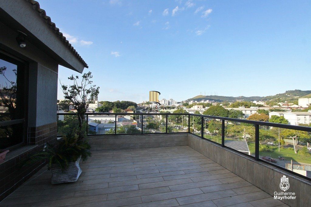 Cobertura para Venda - 350m², 3 dormitórios, sendo 1 suites, 2 vagas - Teresópolis