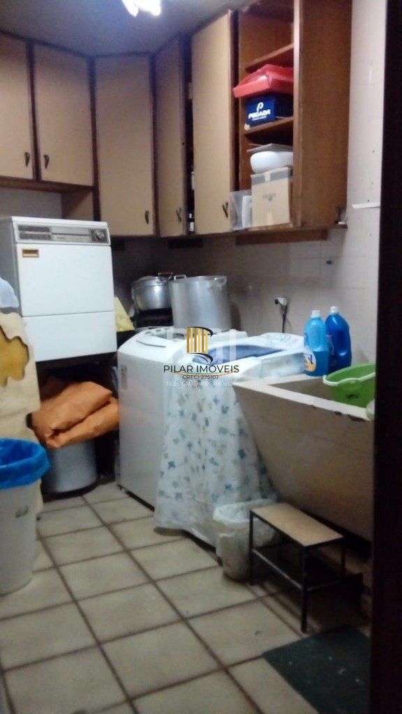 Casa 4 dormitórios no bairro Nonoai