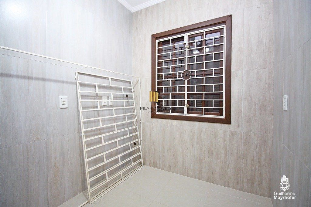 Casa para Venda - 246m², 3 dormitórios, sendo 2 suites, 3 vagas - Vila Ipiranga
