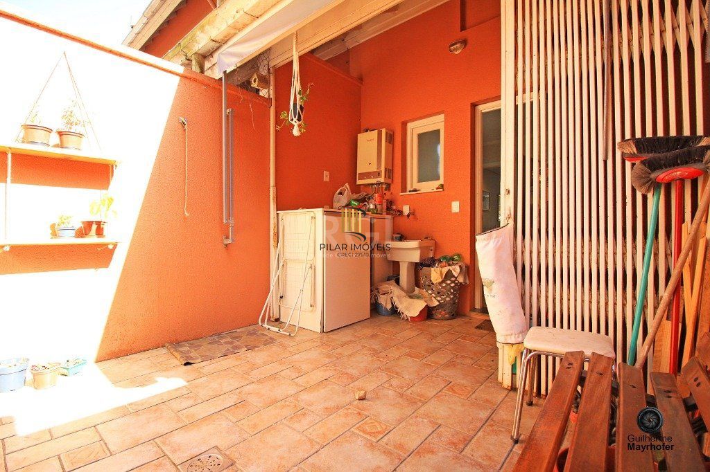 Casa Condominio para Venda - 131m², 3 dormitórios, sendo 1 suites, 2 vagas - Teresópolis