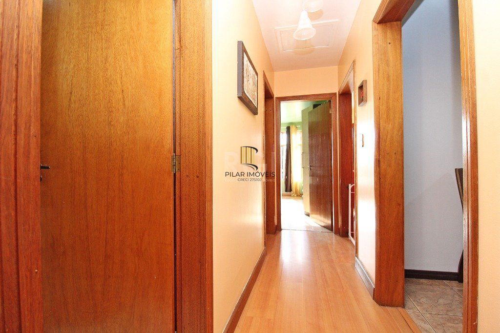 Casa para Venda - 280m², 4 dormitórios, sendo 1 suites, 4 vagas - Bom Jesus