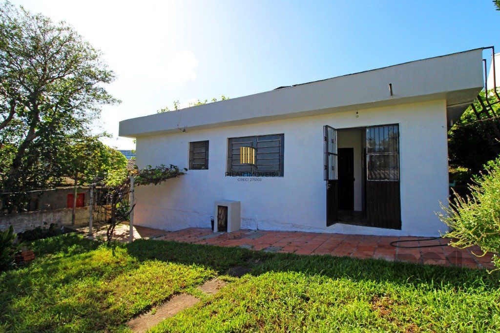 Casa 3 dormitórios no bairro Nonoai