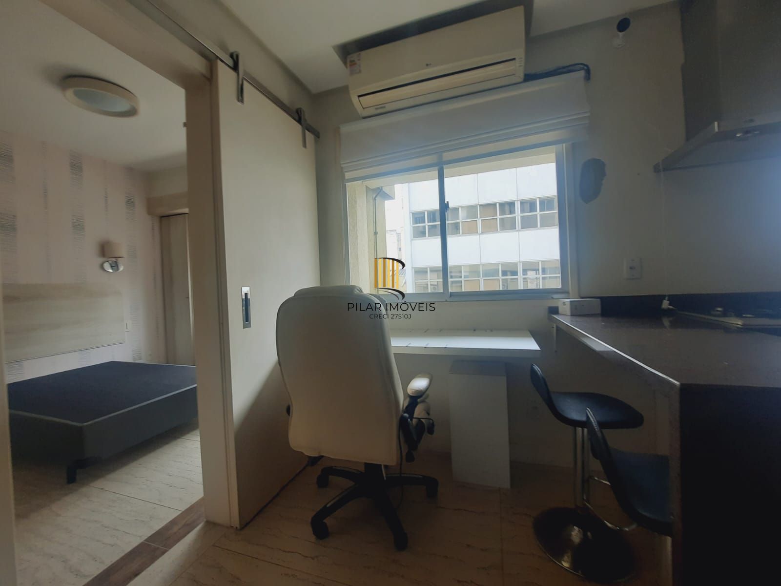 Apartamento mobiliado no Residence Suite Service em Porto Alegre, RS.