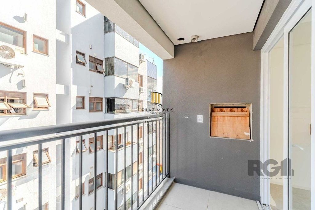 Apartamento de 2 dormitórios no bairro menino deus  