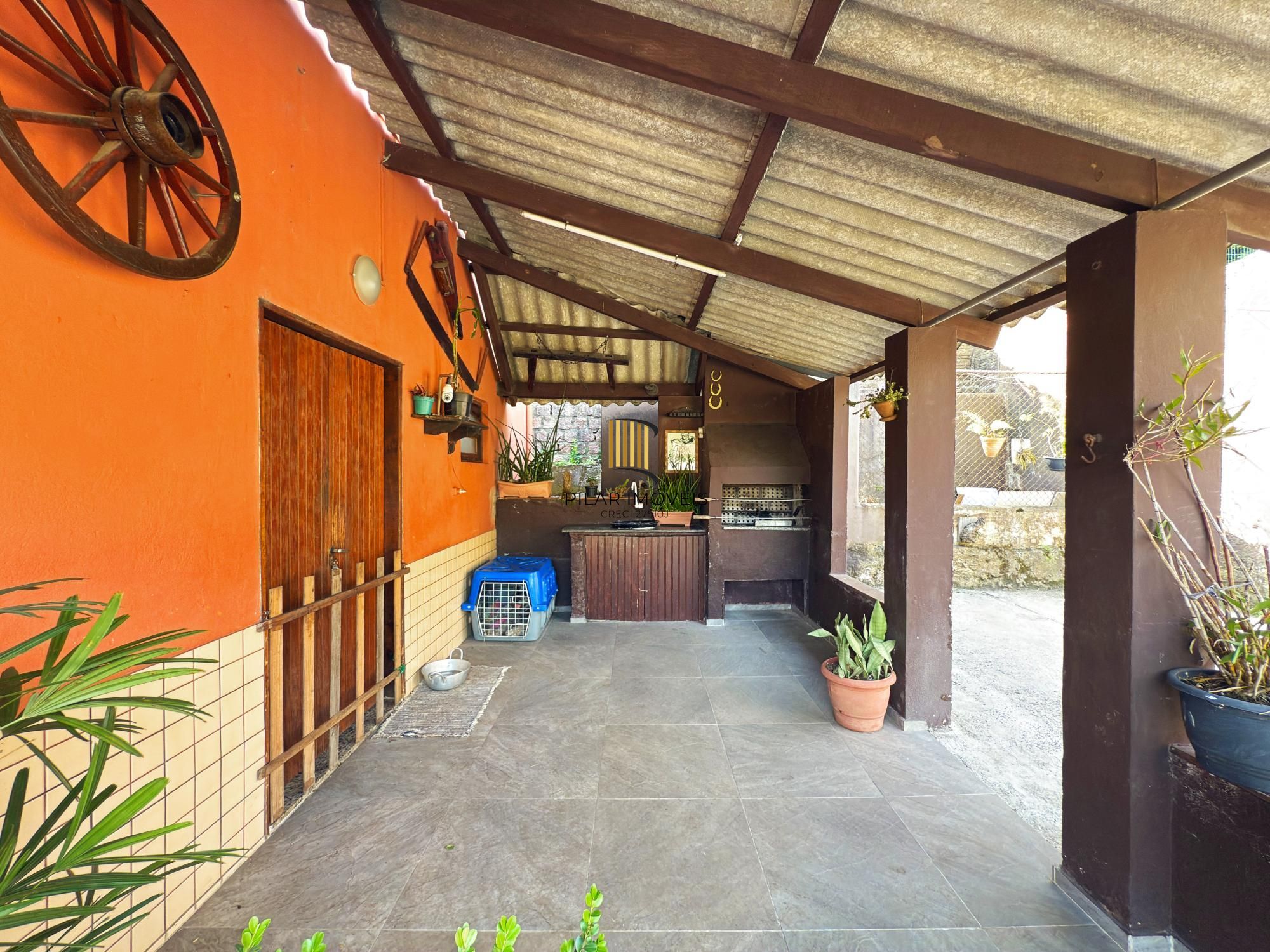 Casa residencial, 2 dormitórios no bairro Teresópolis