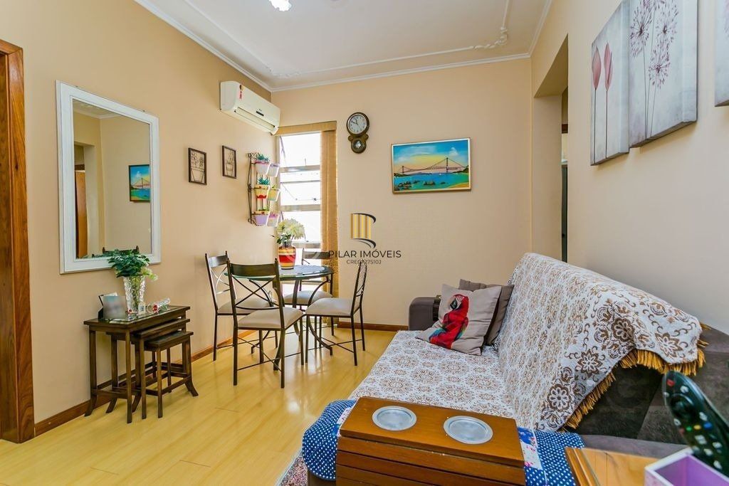 Apartamento 2 dormigtórios à venda Rua Teixeira de Freitas, Santo Antônio - Porto Alegre