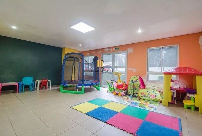 Apartamento de 2 dormitórios com 1 vaga de garagem escriturada, na Rua Dom Vital, Bairro Glória.