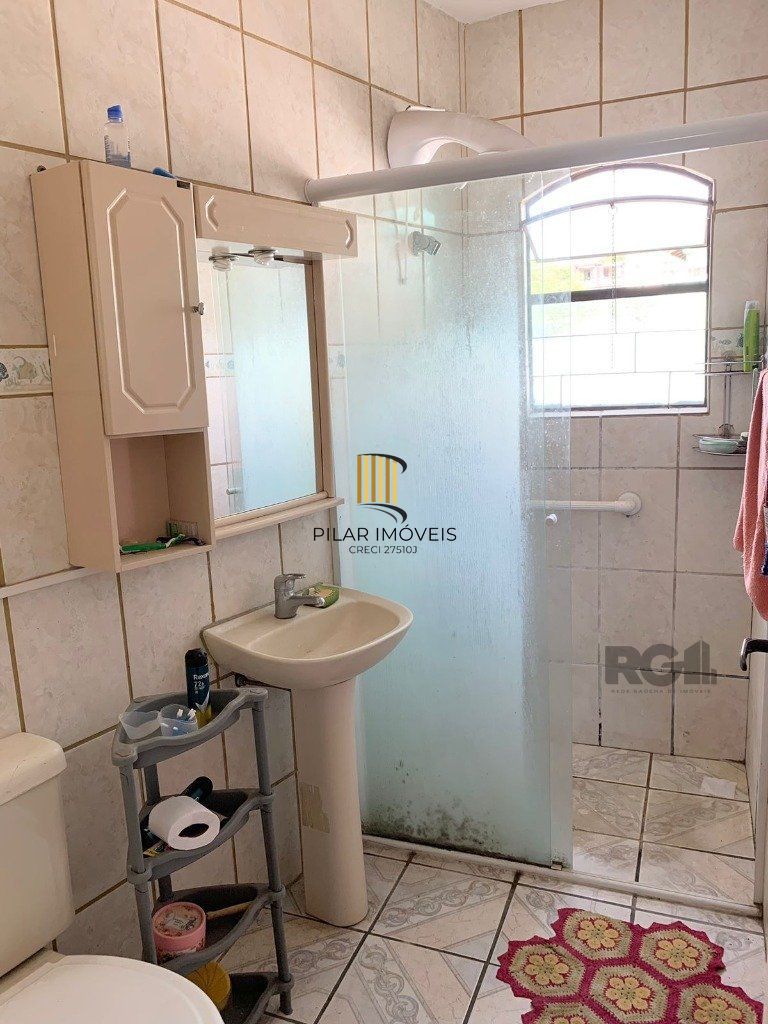Casa 3 dormitórios no bairro Glória