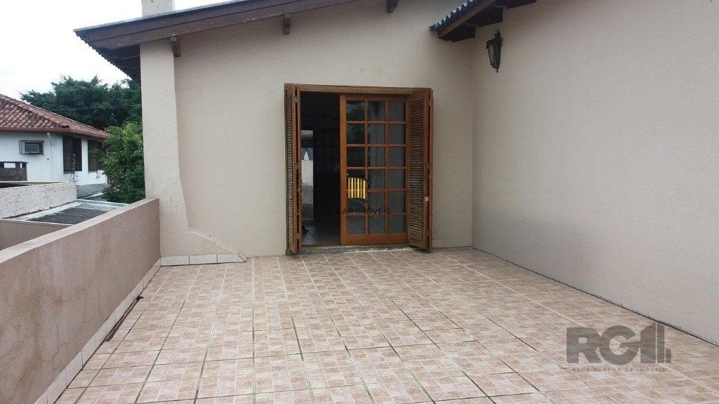 Casa de 3 dormitórios no bairro  Sarandi