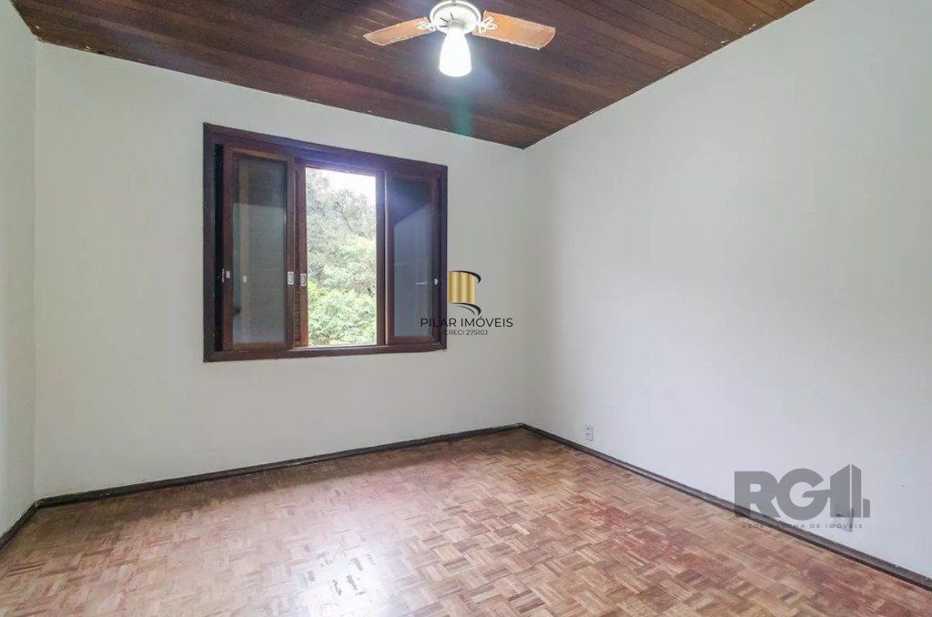 Casa para Venda - 160m², 3 dormitórios, sendo 1 suite, 2 vagas - Teresópolis