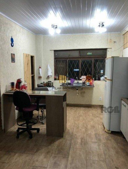 Casa para Venda - 200m², 5 dormitórios, sendo 1 suites, 4 vagas - Glória