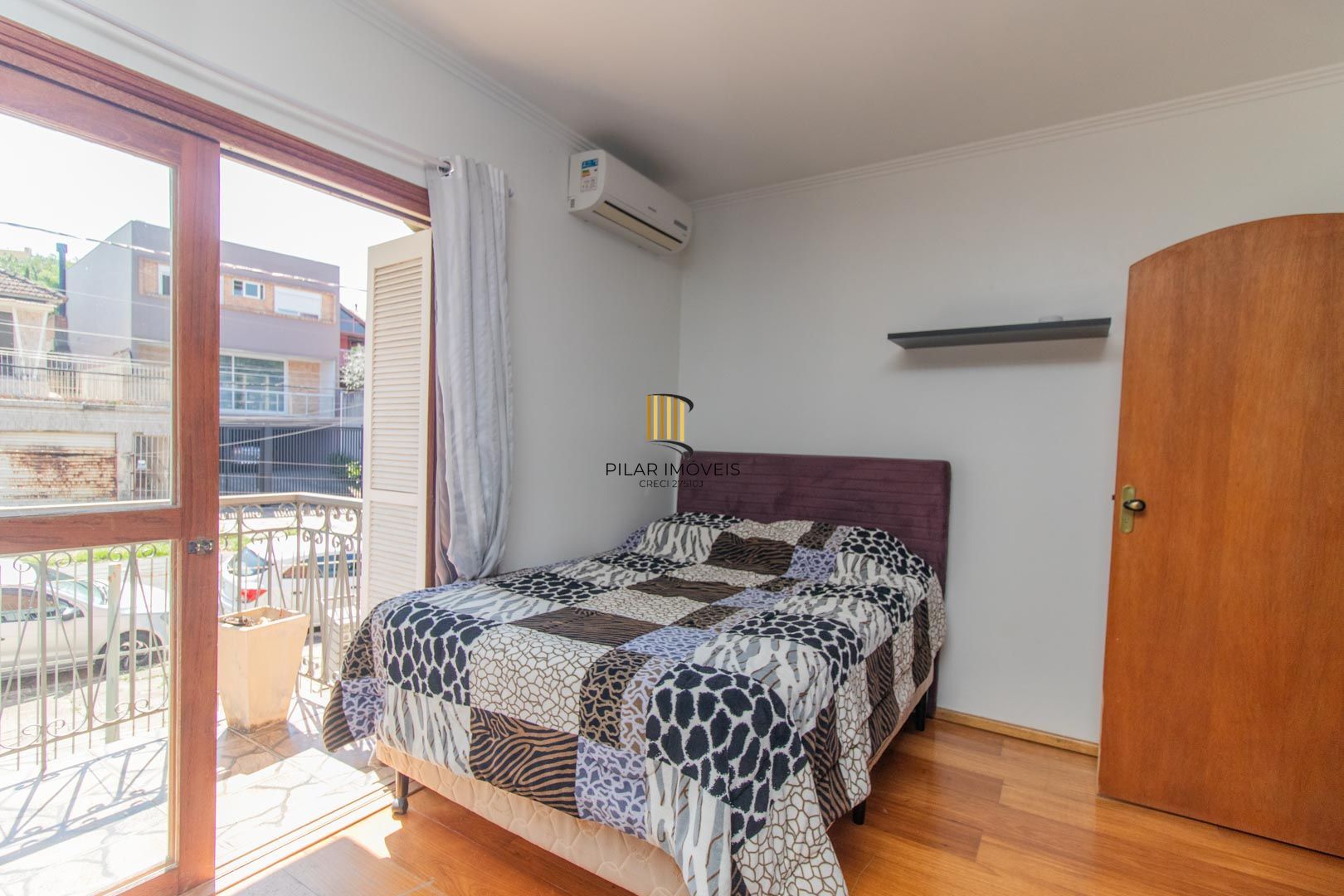 Apartamento de 2 dormitórios á venda no Bairro Teresópolis - Porto Alegre.