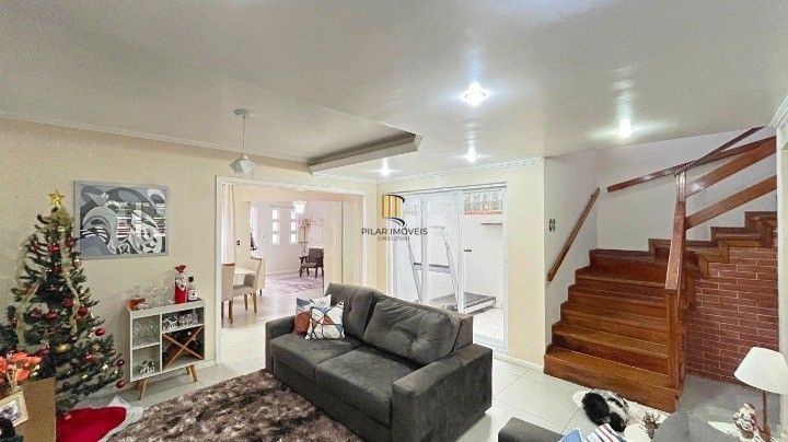 Casa com 4 Quartos e 3 banheiros de 223 m², perto da PUC à venda por R$ 697.000