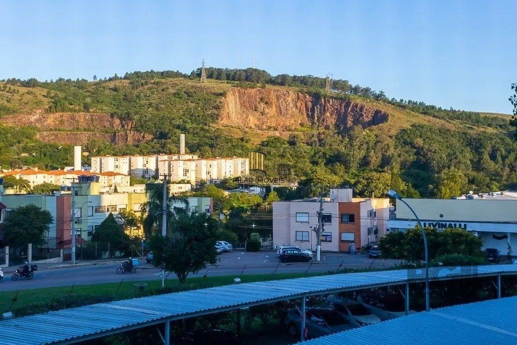 Apartamento com 3 dormitórios no bairro Jardim Carvalho