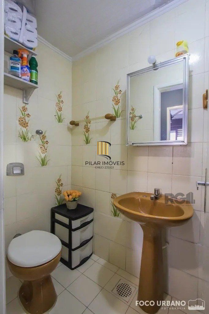 Apartamento de 2 dormitórios no bairro Vila Ipiranga