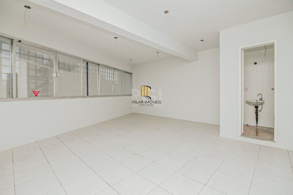 Predio para Venda - 241.18m², 0 dormitórios, Petrópolis