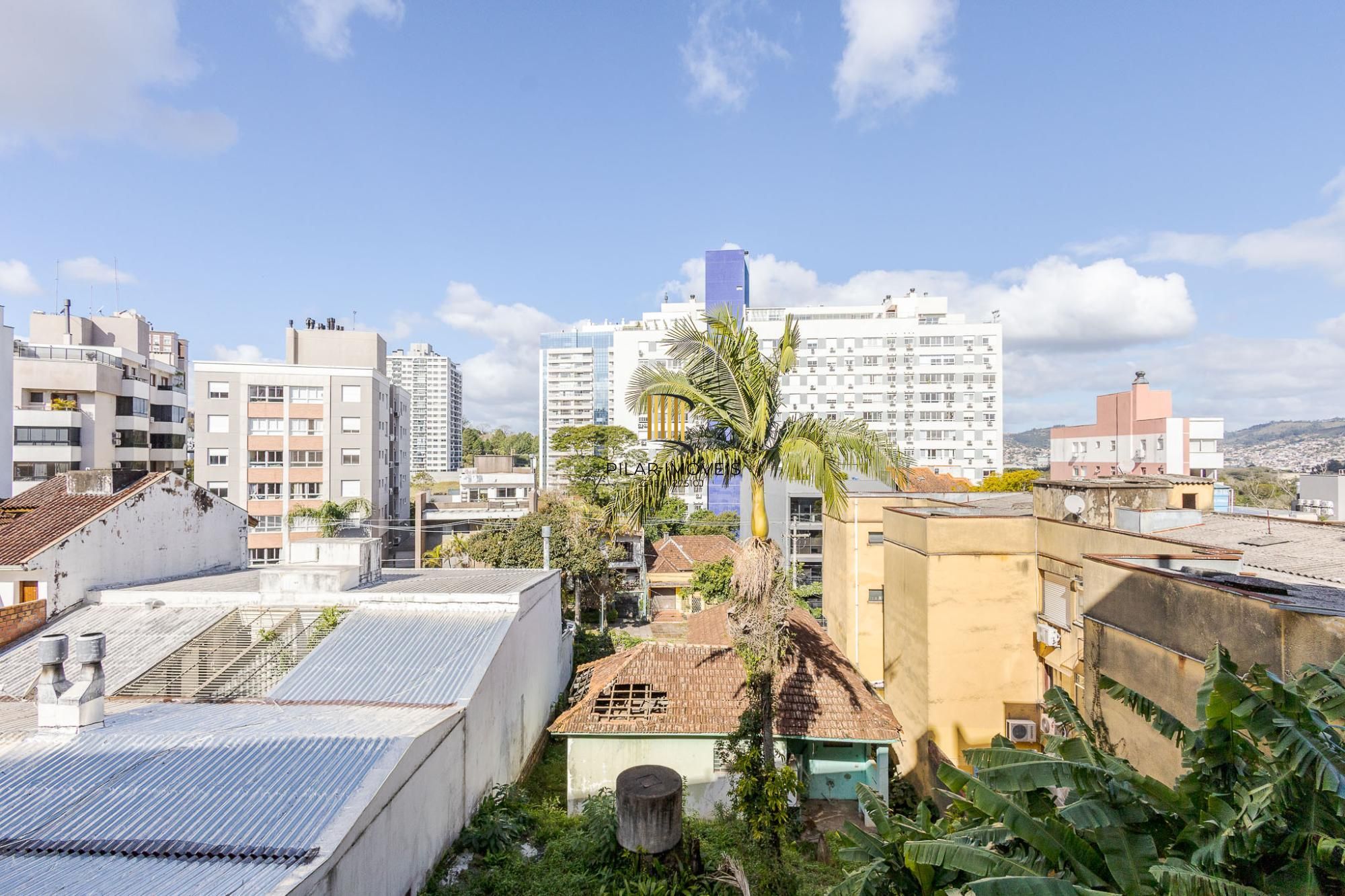 Apartamento de 02 dormitórios no bairro Petropolis em Porto alegre/RS.
