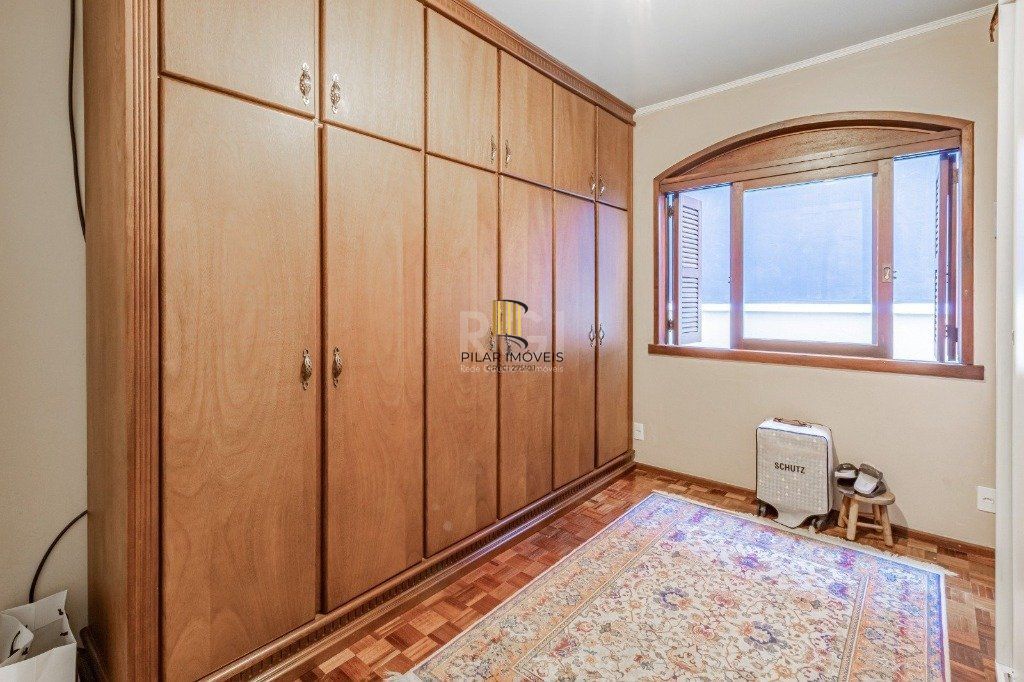 Casa de 3 dormitórios e 4 vagas de garagem no bairro Jardim Itu