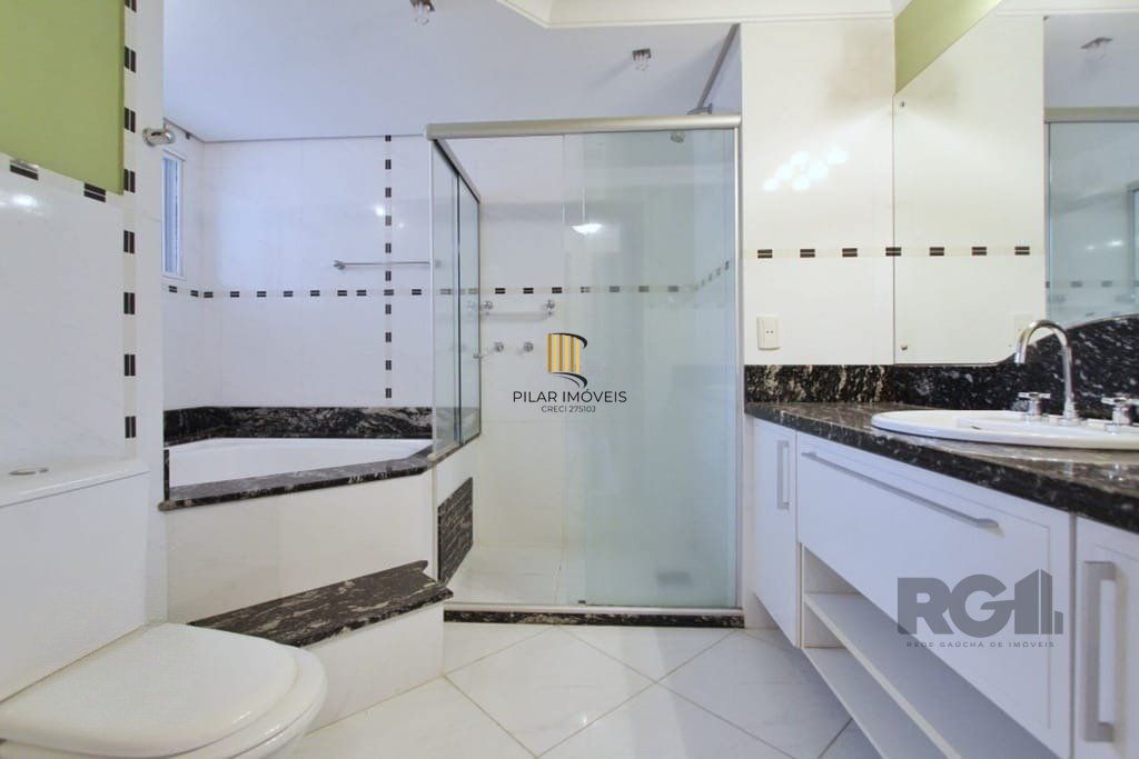 Excelente casa de 324m² com 4 dormitórios e 2 vagas.