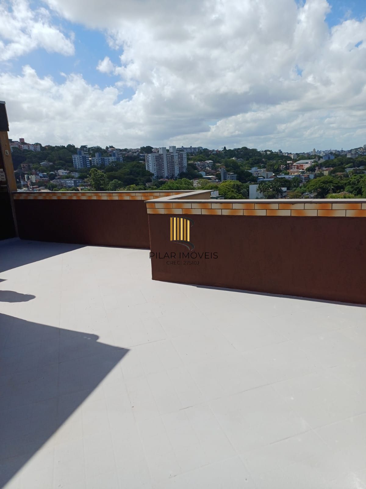 Cobertura 3 dormitórios no bairro Nonoai