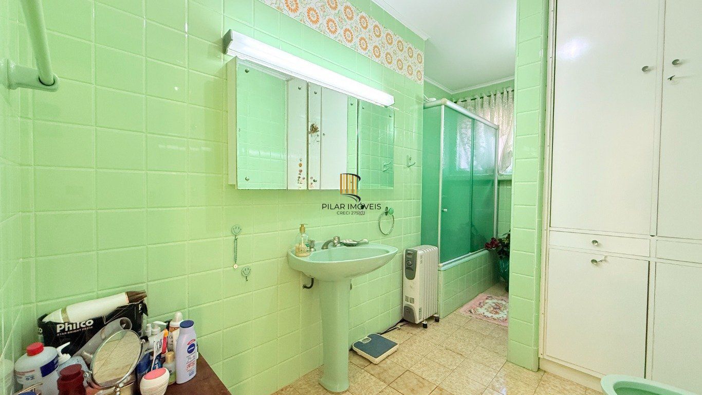 Apartamento de 3 dormitórios à venda no Bairro Petrópolis, Porto Alegre.