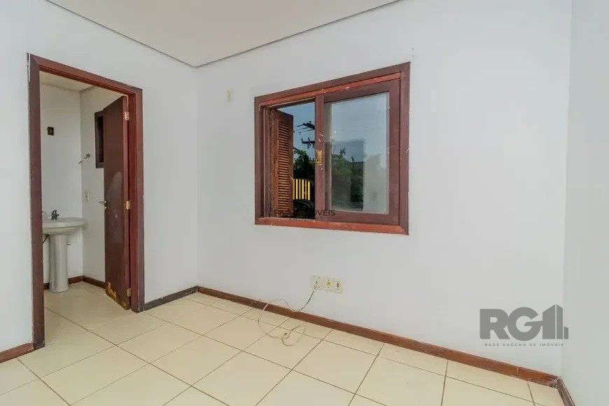 Casa 110m² - 3 dormitórios, 1 vaga no bairro Aberta dos Morros
