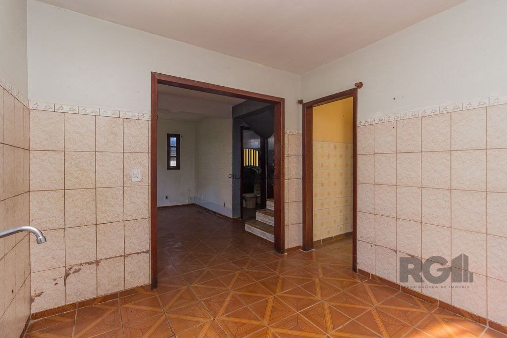 Casa de 5 dormitórios no bairro Sarandi